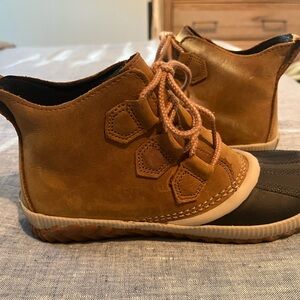 Sorel Tan and Black Winter Boots